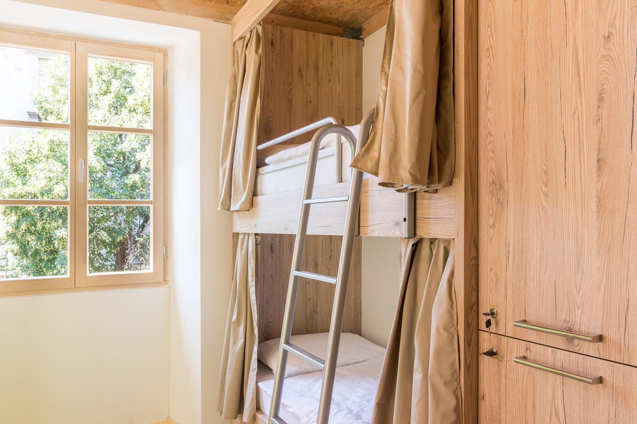 Antique Hostel *